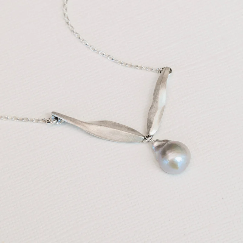 women's necklaces with vintage-inspired pendant -Dew Drop Necklace