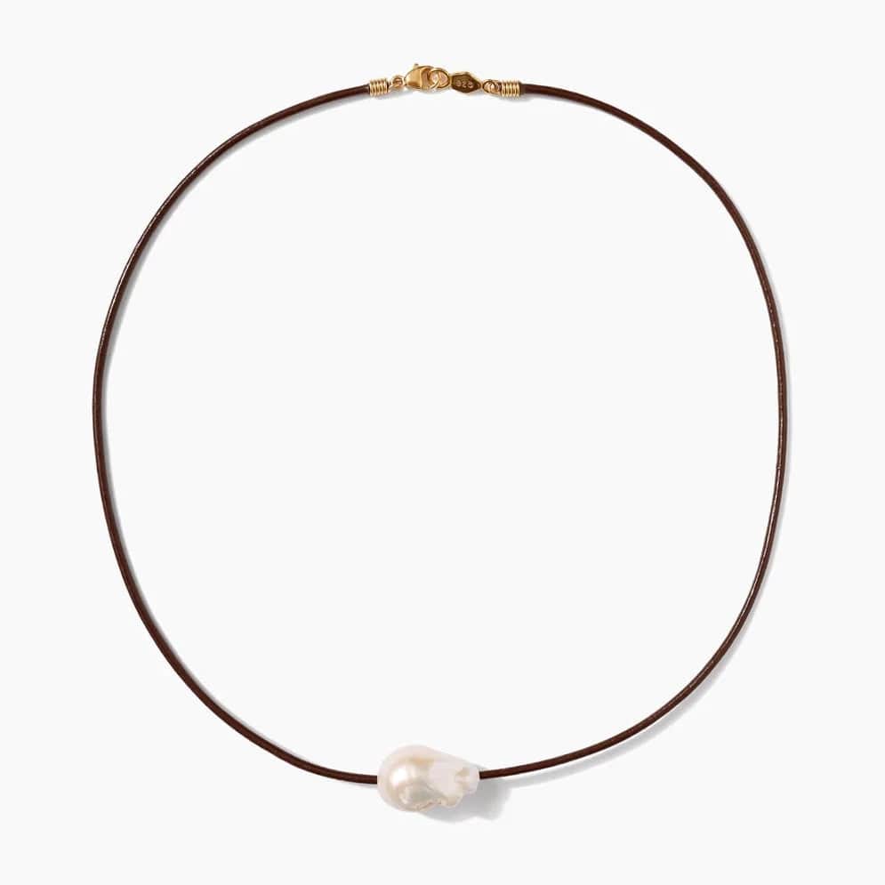 women's necklaces with layered look -Isla Pearl Necklace - Brown