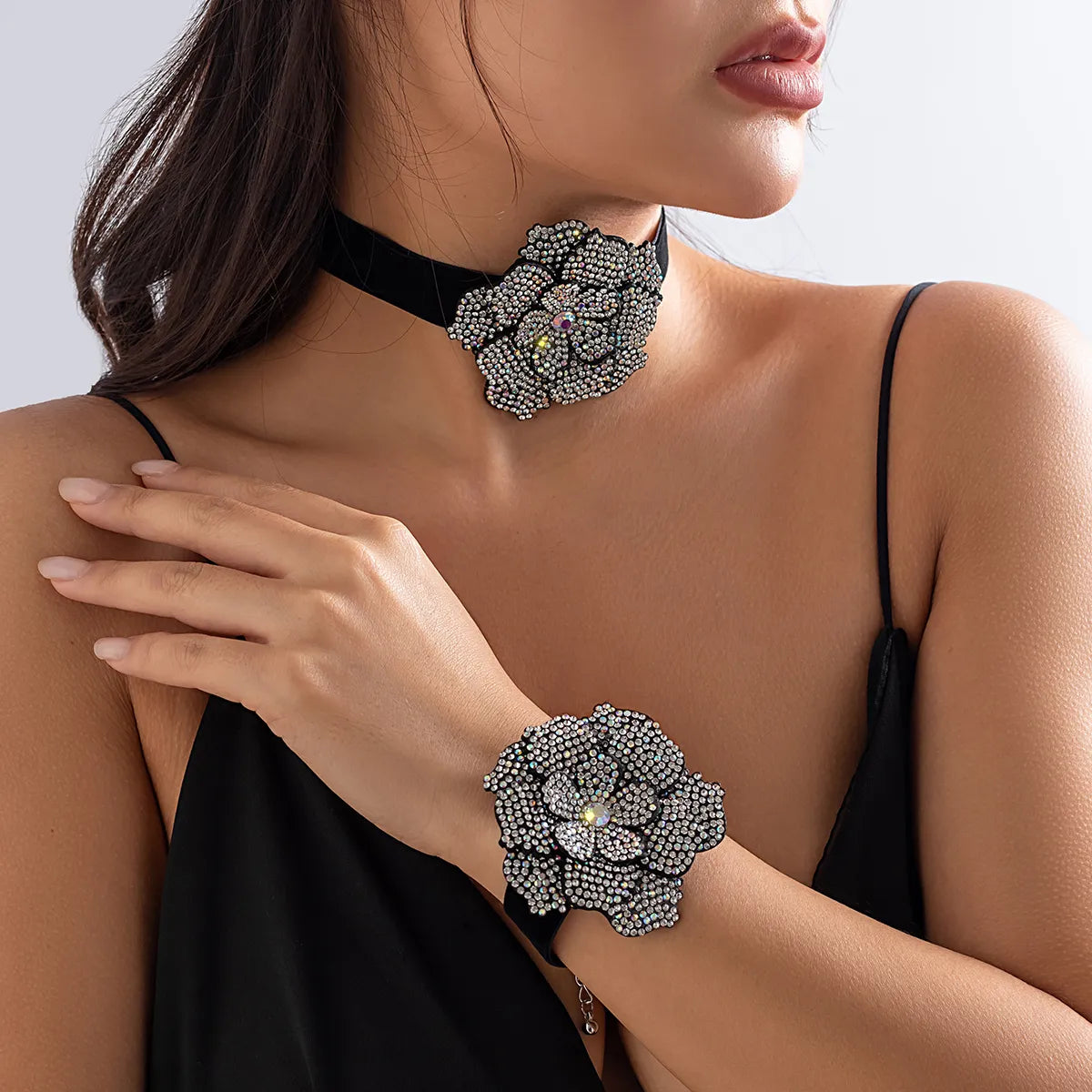 women's bracelets with minimalist bangles -Glam Retro Exaggerated Flower Cloth Inlay Rhinestones Women's Bracelets Necklace